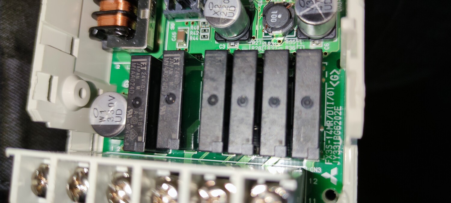 naprawa sterownika plc mitsubishi fx3s pcb wnetrze