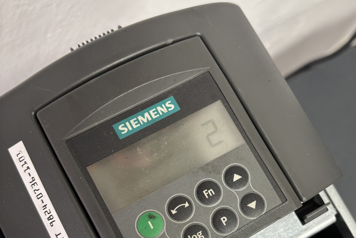 Lista kodów błędów falowników Siemens Micromaster 420 430 440 opisy i przyczyny