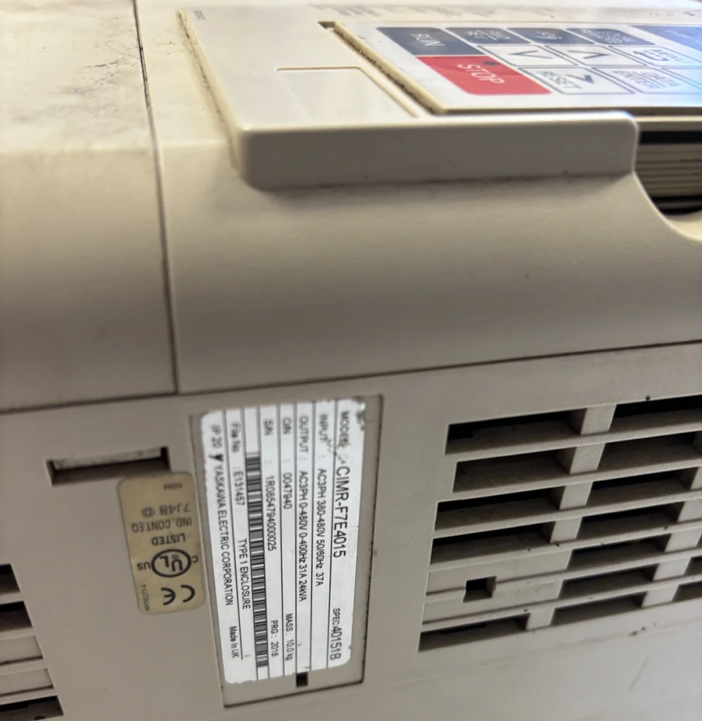 Falownik Yaskawa CIMR-F7E4015 z błędem CE podczas diagnostyki