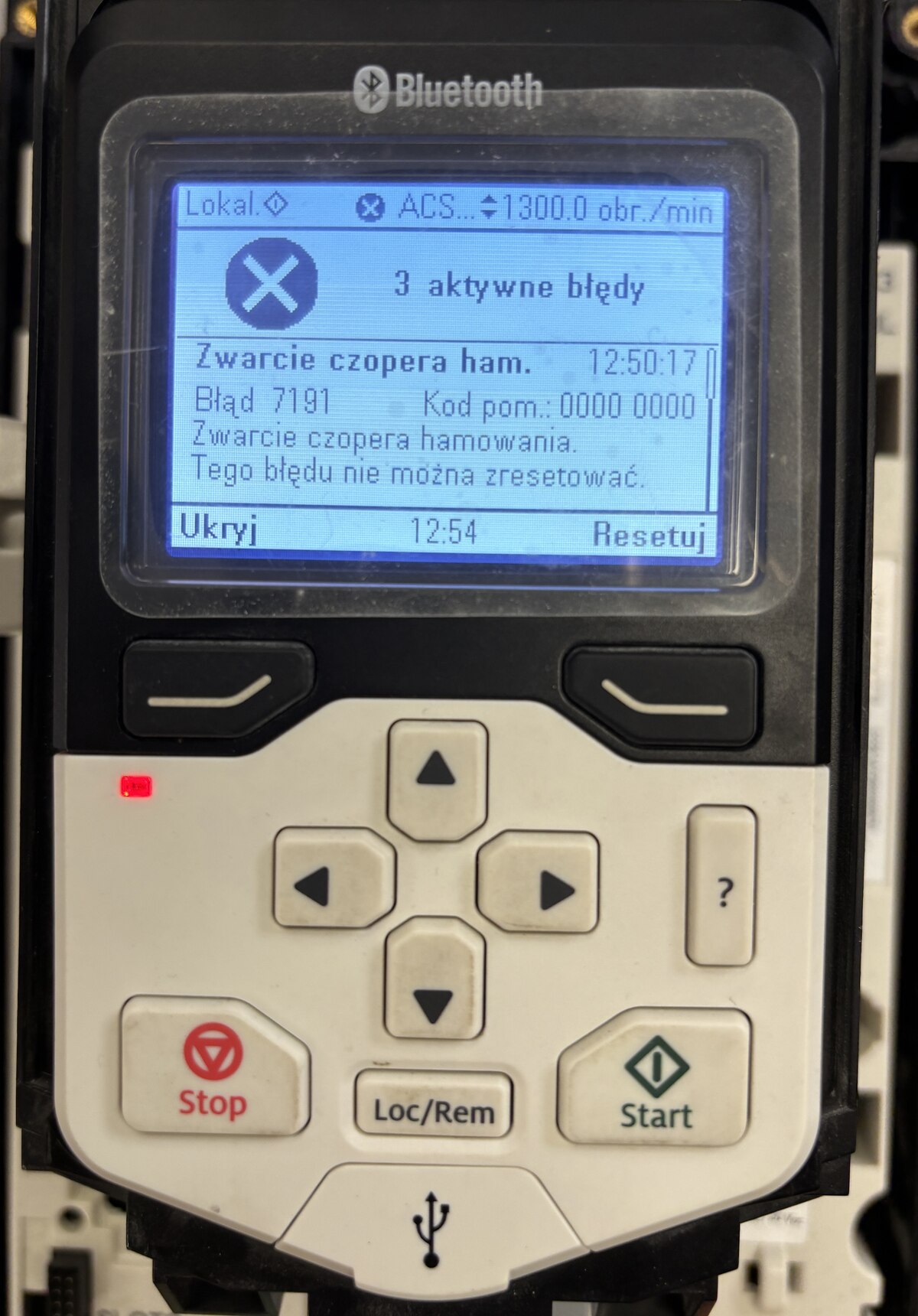 Falownik ABB ACS880 z błędem 7191 - zwarcie czopera hamowania